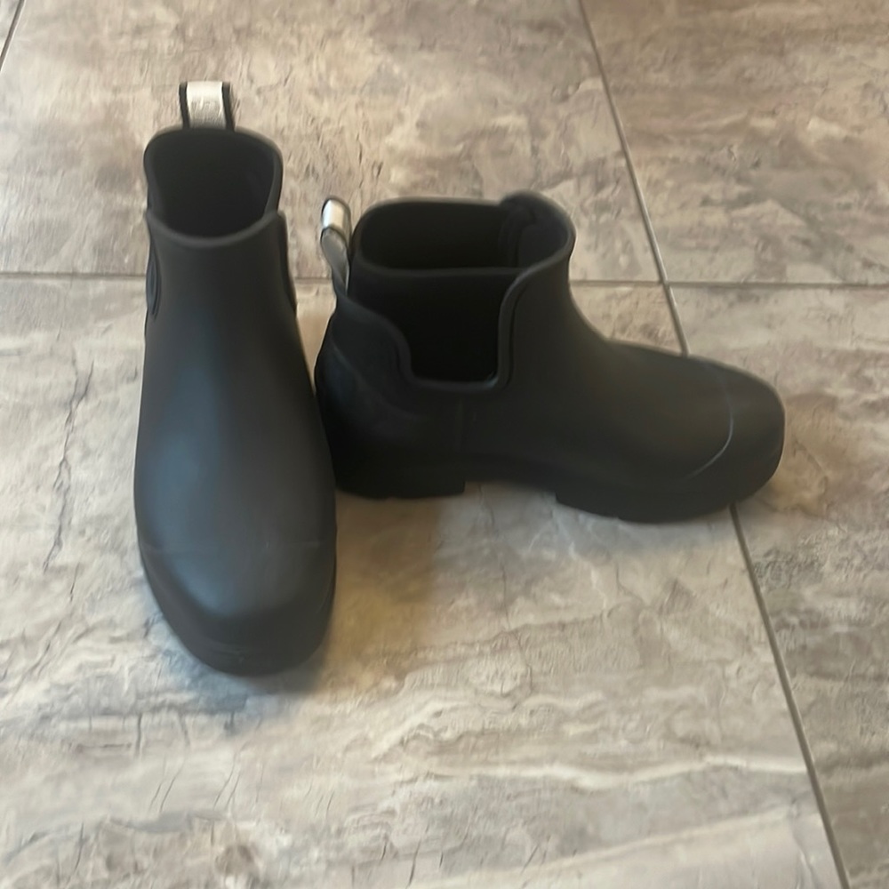 Ugg rain boots